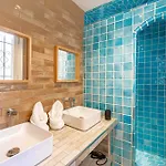 Apartmán Magnificient 2 Bedroom Flat Sea View - - Centre *