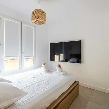 Daire Magnificient 2 Bedroom Flat Sea View - - Centre *